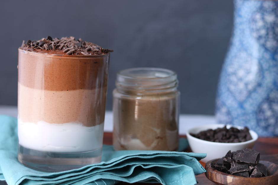 Mousse på ädelost med gula russin och mandel